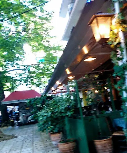 Here Thessaloniki! In The City Near The Sea Daire