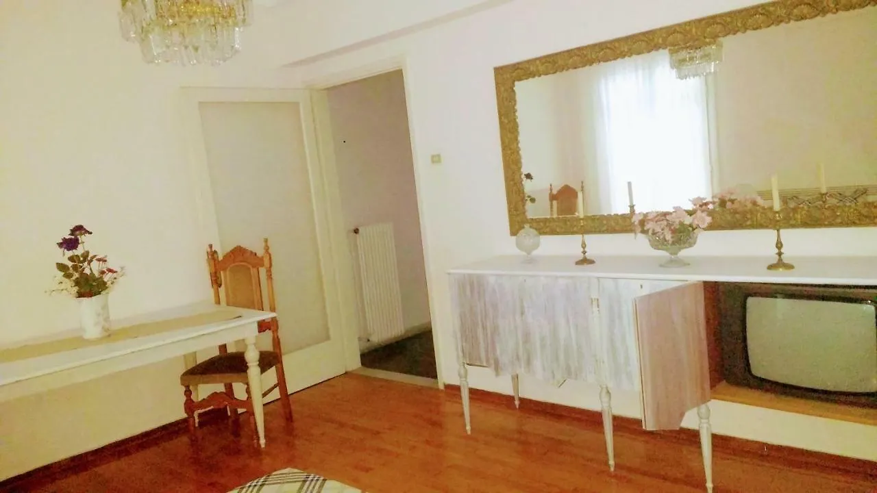 Here Thessaloniki! In The City Near The Sea 0*, Selanik