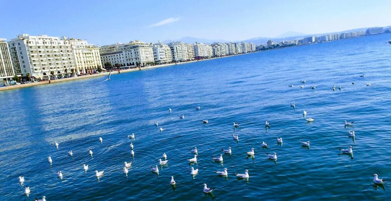 Here Thessaloniki! In The City Near The Sea Daire
